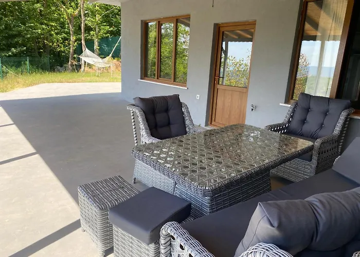 Kocaeli Basiskele Dogayla Ic Ice Oezel Havuzlu Bahcecik